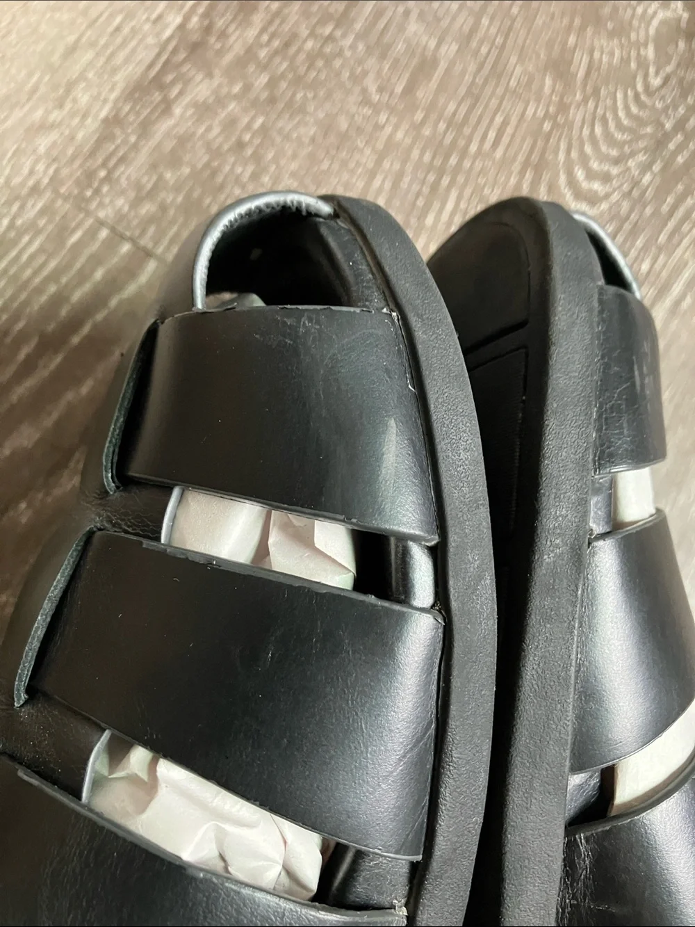 Vionic Men's Black Leather Fisherman Sandals